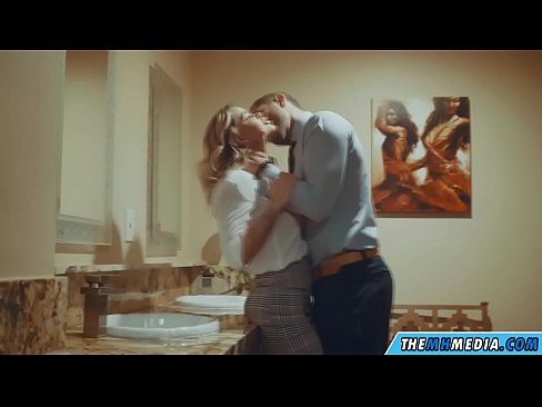❤️ Cuando una rubia tetona te seduce en un baño público ❤️❌ Porno en es.pornobot.ru ❌️❤️❤️❤️❤️❤️❤️❤️